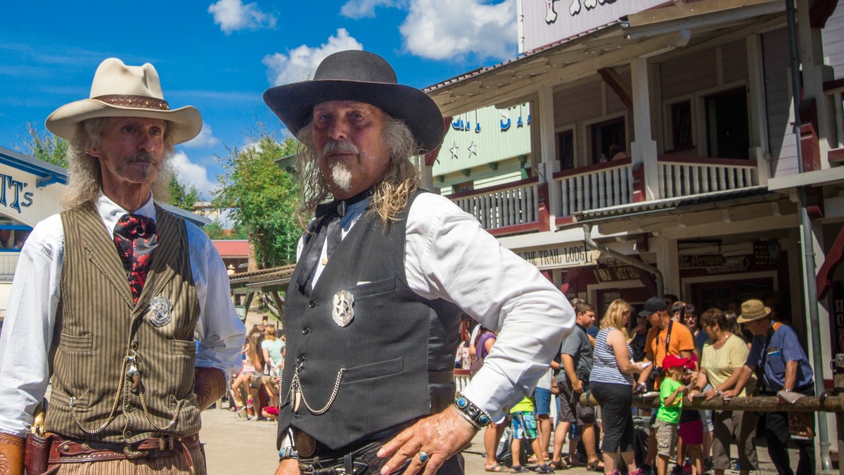 O Fotomagazin / Pullman City 2016